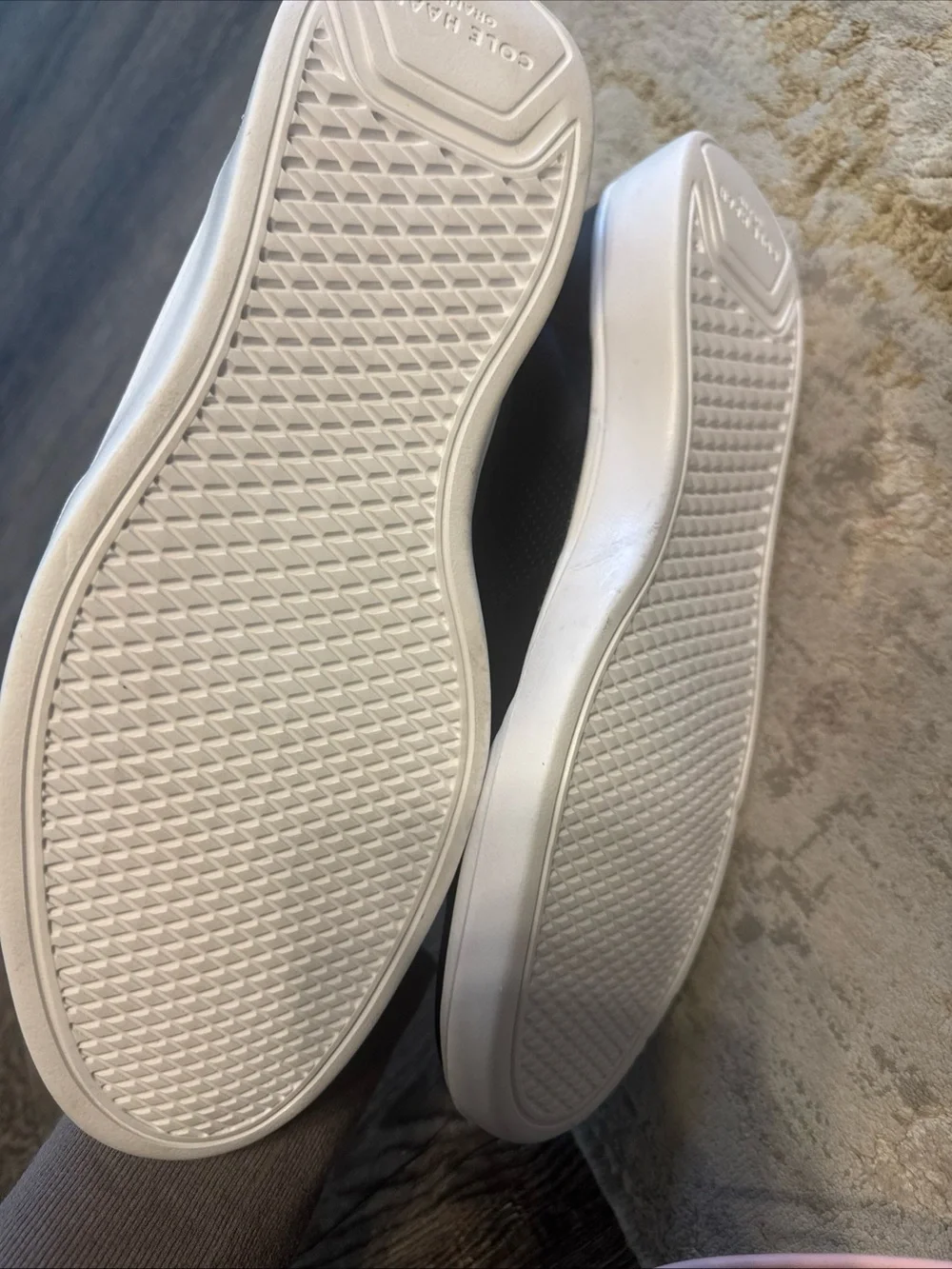 Cole Haan box no sneaker